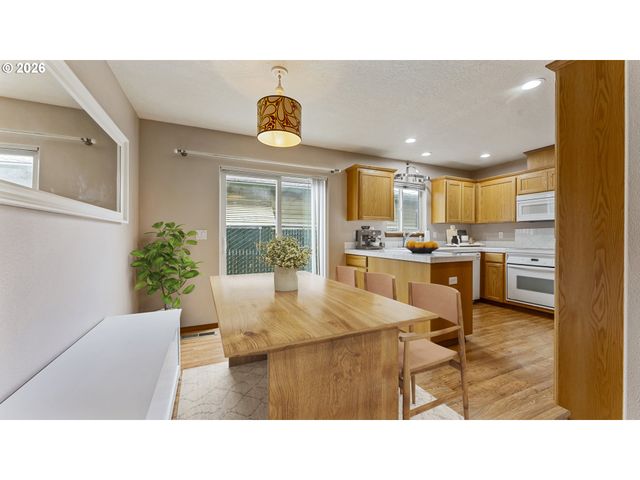 1919 26TH Ave 2, Forest Grove, OR 97116