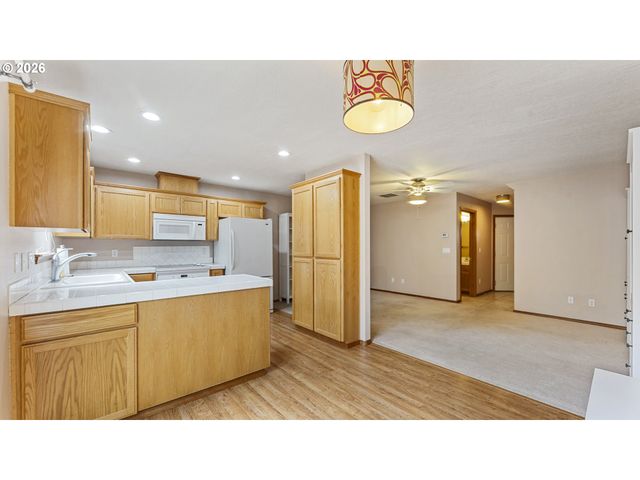 1919 26TH Ave 2, Forest Grove, OR 97116