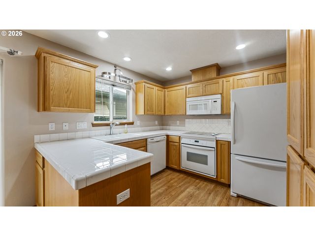 1919 26TH Ave 2, Forest Grove, OR 97116