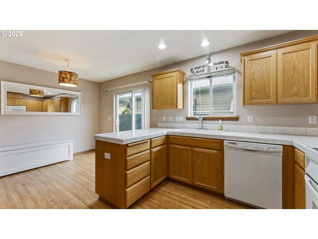 1919 26TH Ave 2, Forest Grove, OR 97116
