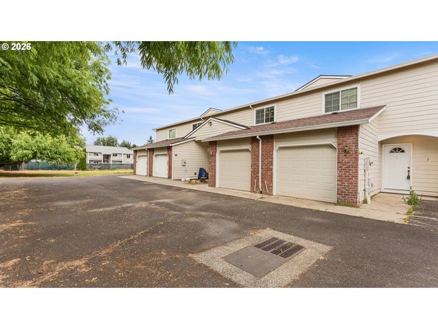 1919 26TH Ave 2, Forest Grove, OR 97116
