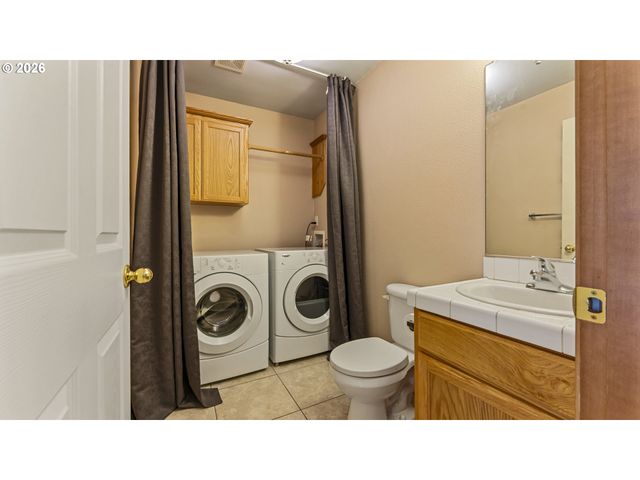 1919 26TH Ave 2, Forest Grove, OR 97116