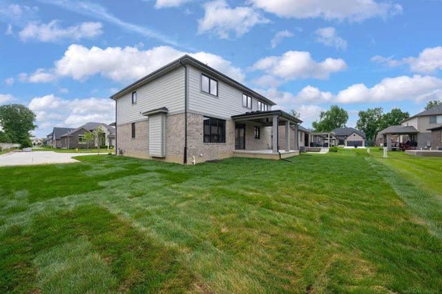 56681 Via Toscana Street, Macomb, MI 48042