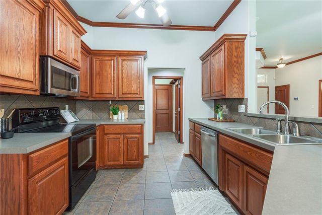 11016 NW 101 Street, Yukon, OK 73099