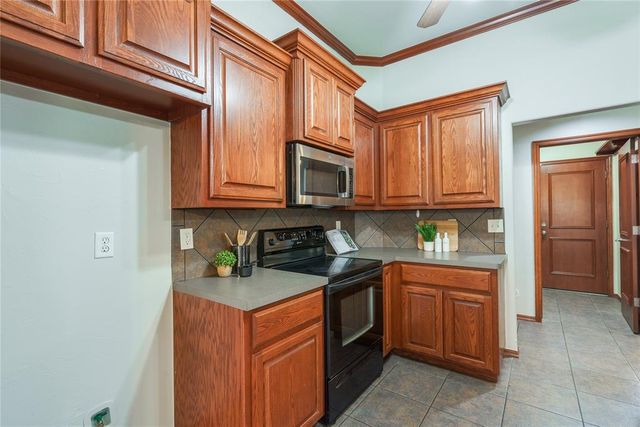 11016 NW 101 Street, Yukon, OK 73099