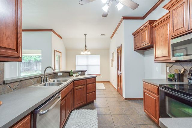 11016 NW 101 Street, Yukon, OK 73099