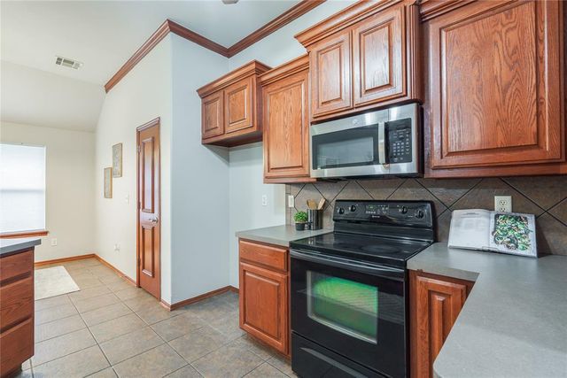 11016 NW 101 Street, Yukon, OK 73099