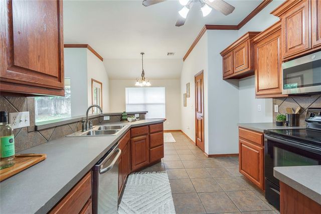 11016 NW 101 Street, Yukon, OK 73099