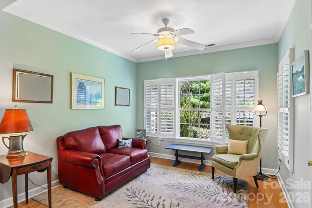 54 Victoria Park Drive, Hendersonville, NC 28792