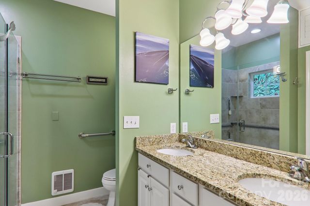 54 Victoria Park Drive, Hendersonville, NC 28792