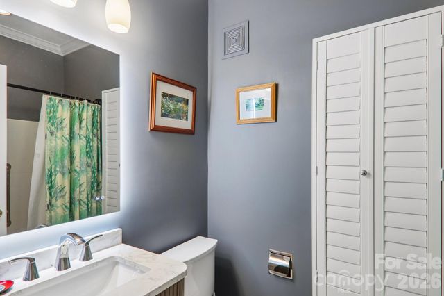 54 Victoria Park Drive, Hendersonville, NC 28792