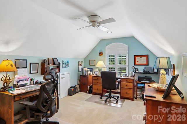 54 Victoria Park Drive, Hendersonville, NC 28792