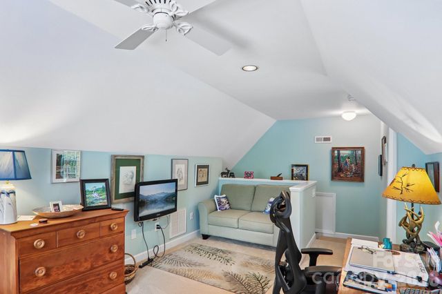 54 Victoria Park Drive, Hendersonville, NC 28792