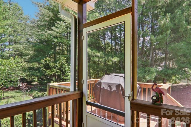 54 Victoria Park Drive, Hendersonville, NC 28792