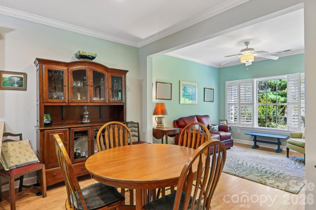 54 Victoria Park Drive, Hendersonville, NC 28792