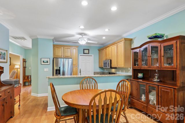 54 Victoria Park Drive, Hendersonville, NC 28792