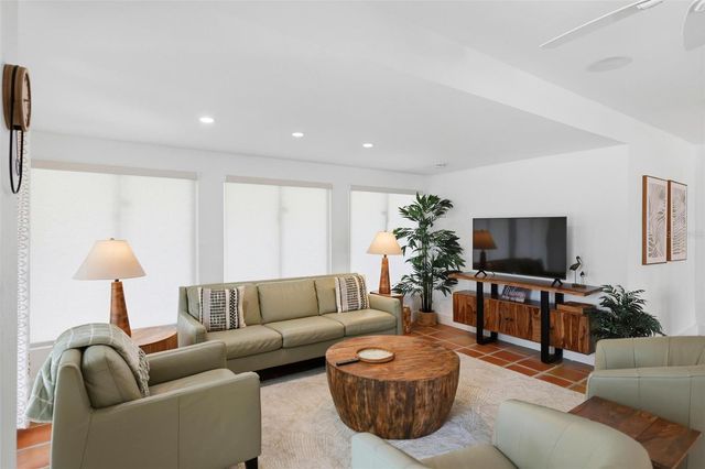 409 N WASHINGTON DRIVE, Sarasota, FL 34236