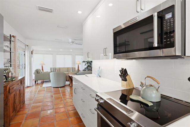 409 N WASHINGTON DRIVE, Sarasota, FL 34236