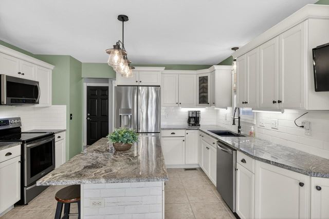 1635 S Tara Falls Ct, Wichita, KS 67207