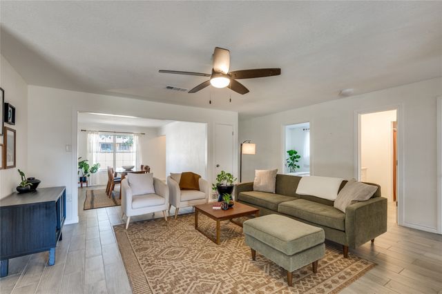 1906 Woodoak Drive, Irving, TX 75060