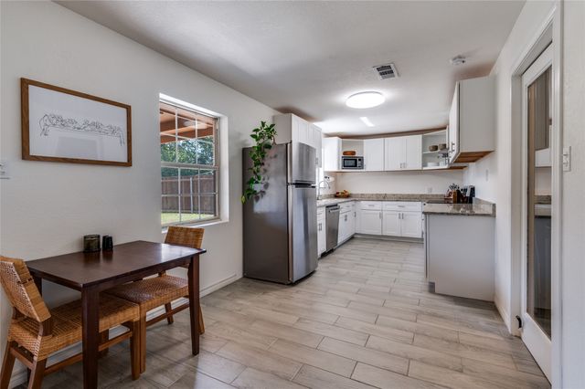 1906 Woodoak Drive, Irving, TX 75060