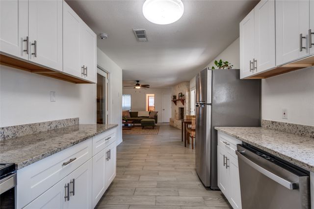 1906 Woodoak Drive, Irving, TX 75060