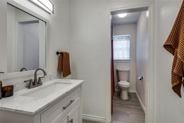 1906 Woodoak Drive, Irving, TX 75060