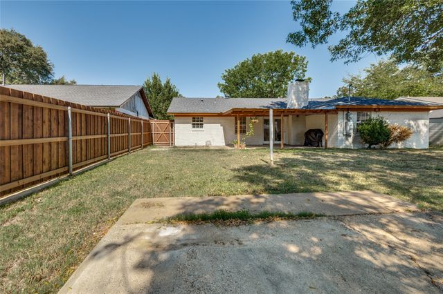 1906 Woodoak Drive, Irving, TX 75060
