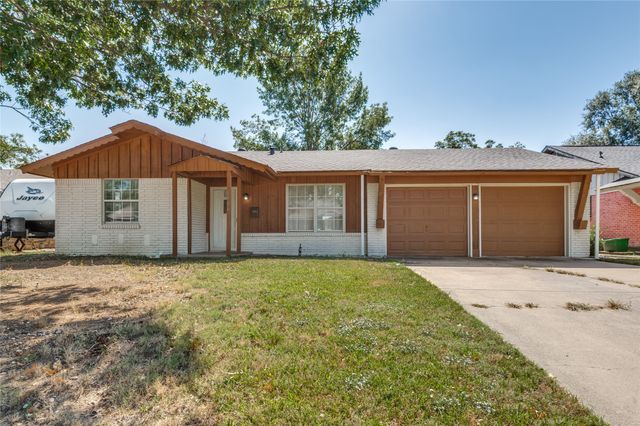 1906 Woodoak Drive, Irving, TX 75060