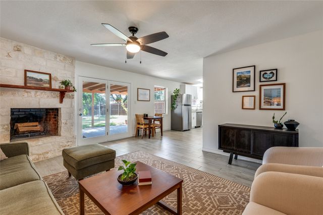 1906 Woodoak Drive, Irving, TX 75060