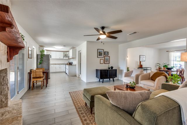 1906 Woodoak Drive, Irving, TX 75060