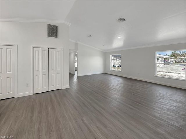 12641 1st ST, Fort Myers, FL 33905