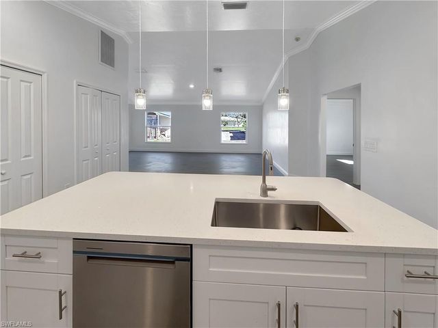 12641 1st ST, Fort Myers, FL 33905