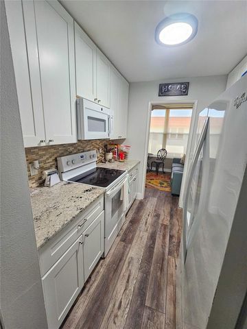 3010 59th 59TH STREET S 307, Gulfport, FL 33707