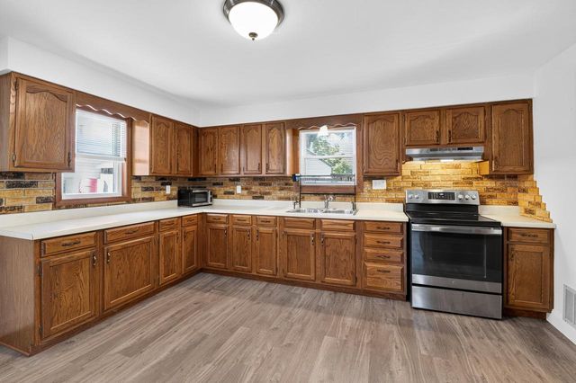 110 S PLATTEN STREET, Green Bay, WI 54303