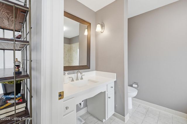232 Moser Rd, Louisville, KY 40223