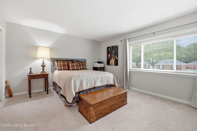 232 Moser Rd, Louisville, KY 40223