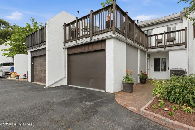 232 Moser Rd, Louisville, KY 40223
