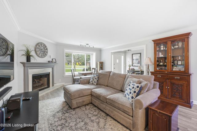 232 Moser Rd, Louisville, KY 40223