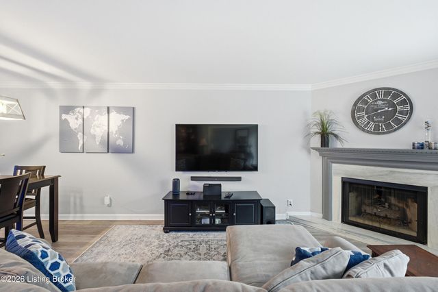 232 Moser Rd, Louisville, KY 40223