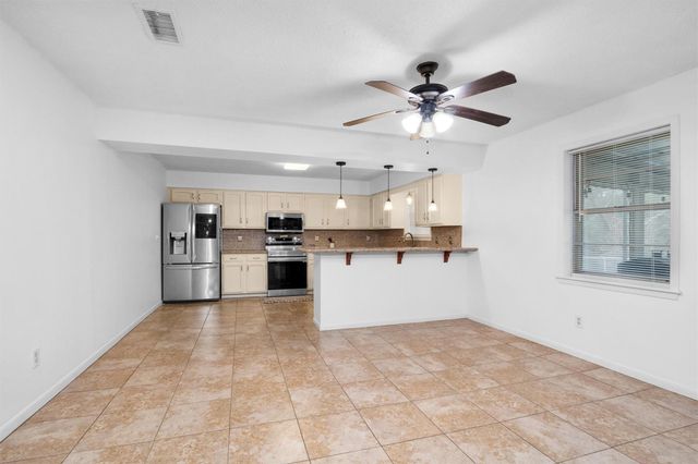 202 Twin Harbors Drive, Onalaska, TX 77360