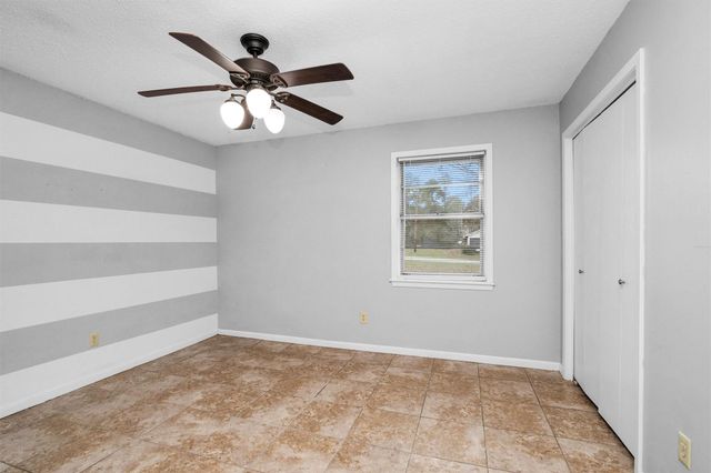 202 Twin Harbors Drive, Onalaska, TX 77360