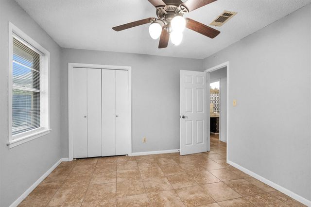 202 Twin Harbors Drive, Onalaska, TX 77360