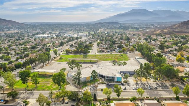 5730 N Yosemite, San Bernardino, CA 92407