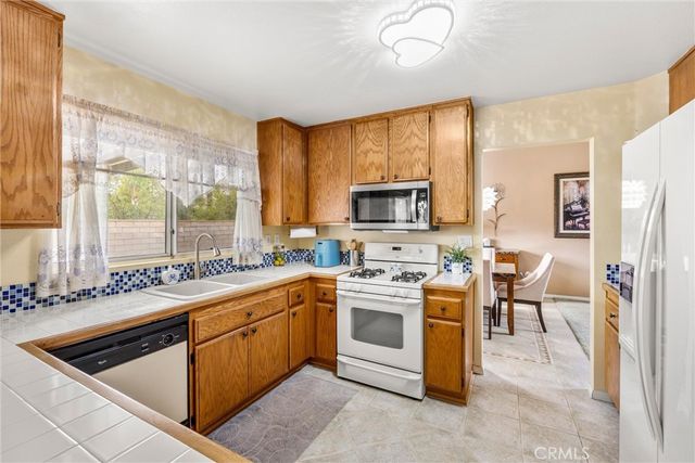 5730 N Yosemite, San Bernardino, CA 92407
