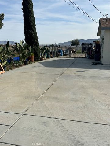 8915 3rd Avenue, Hesperia, CA 92345