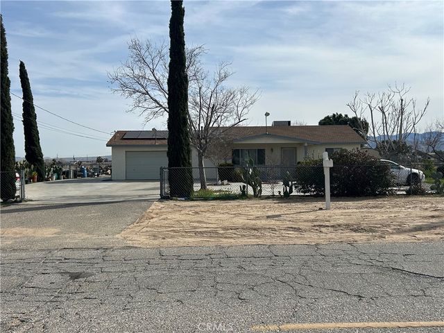 8915 3rd Avenue, Hesperia, CA 92345