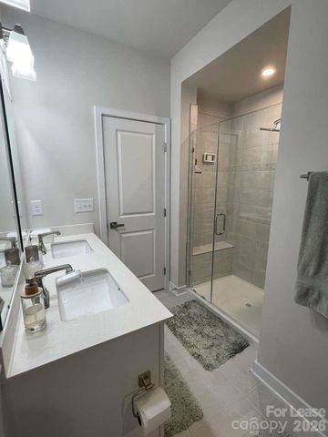 404 Spearfield Lane, Charlotte, NC 28205