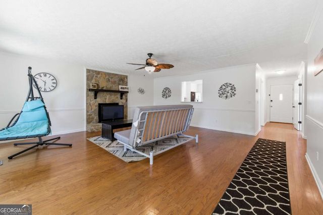 8712 Lake Drive, Snellville, GA 30039