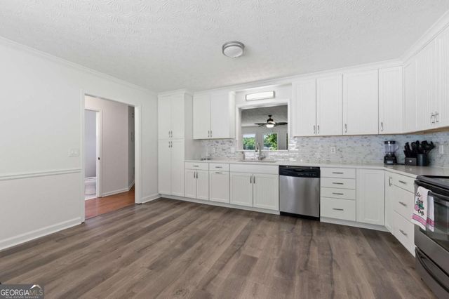 8712 Lake Drive, Snellville, GA 30039